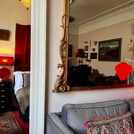Central Apartment With Parking, Original Art And Antiques Edinburgh Exterior photo