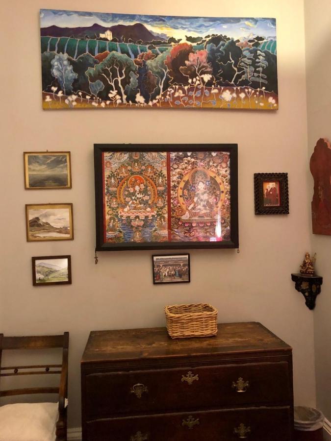 Central Apartment With Parking, Original Art And Antiques Edinburgh Exterior photo