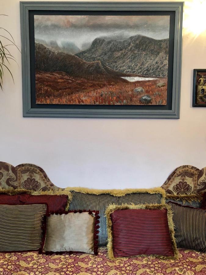 Central Apartment With Parking, Original Art And Antiques Edinburgh Exterior photo